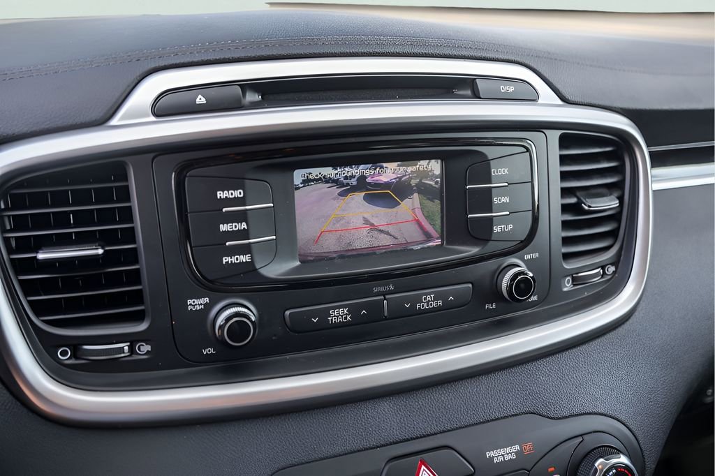 Used 2017 Kia Sorento AWD image 20