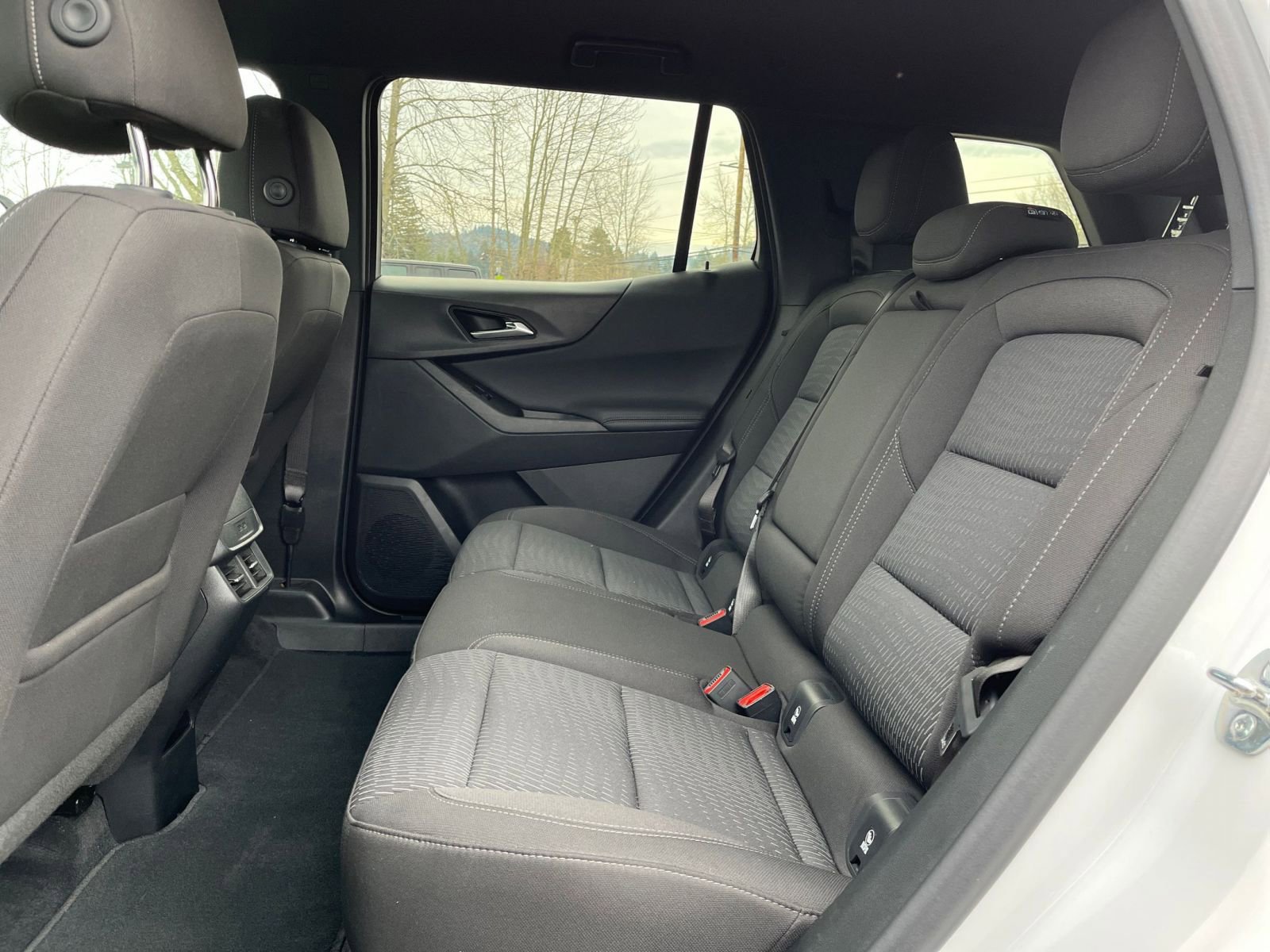 Used 2025 Chevrolet Equinox LT image 25