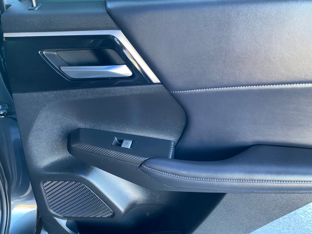 Used 2024 Mitsubishi Outlander SE Black Edition image 47