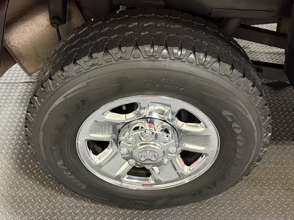 Used 2019 RAM 2500 Tradesman w/ Chrome Appearance Group AWD/4WD image 17