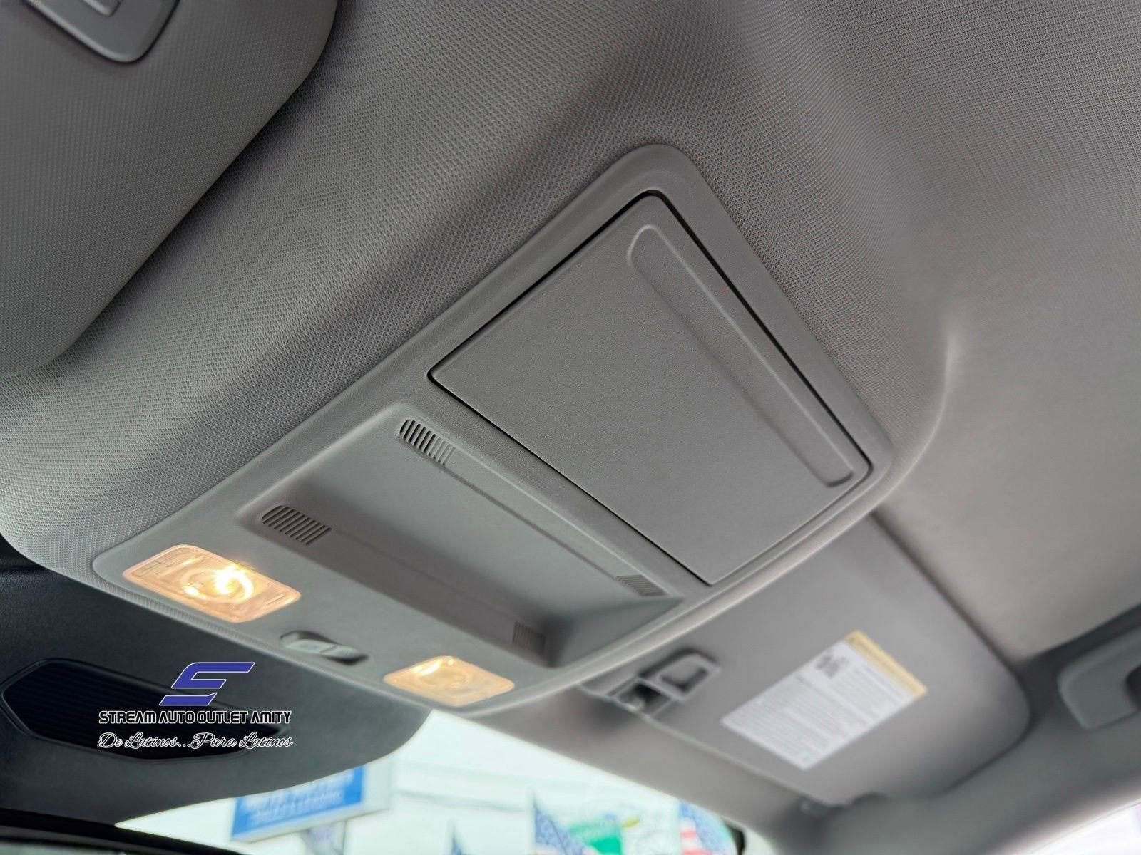 Used 2025 Ford Escape Platinum image 33