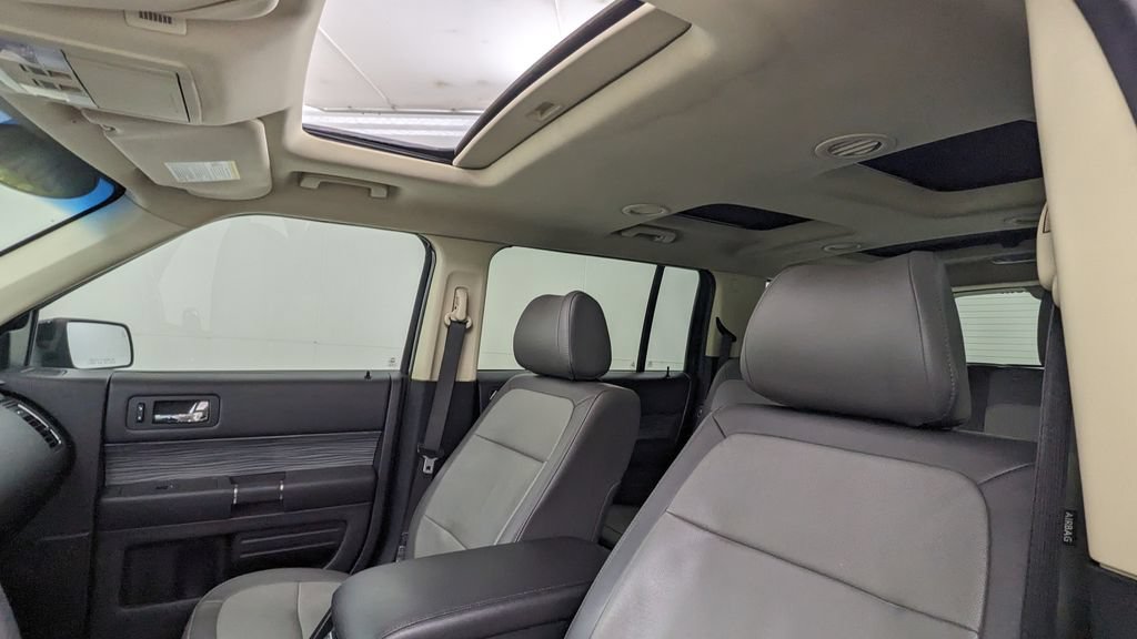 Used 2019 Ford Flex Limited w/ Limited Appearance Package AWD/4WD image 3