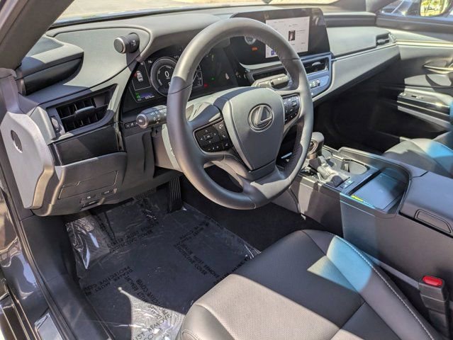 Used 2025 Lexus ES 300h w/ Premium Package image 13
