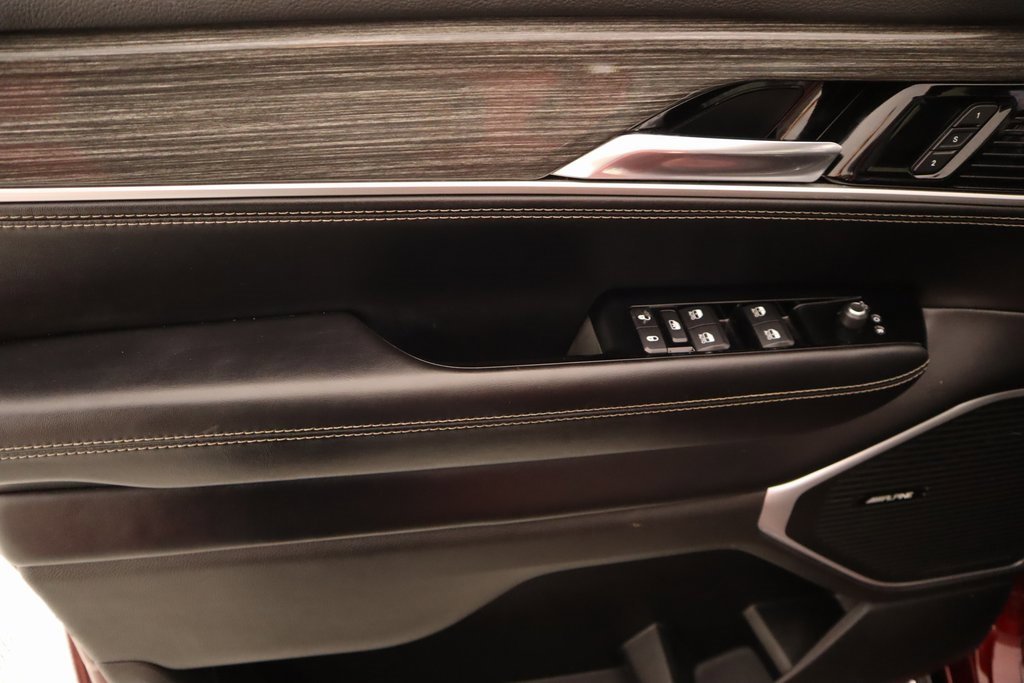 Used 2022 Jeep Wagoneer Series III w/ Flexible Seating Group image 17