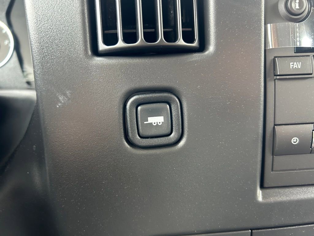 New 2026 Chevrolet Express 2500 Extended image 19