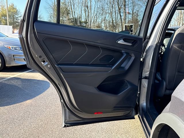 Certified 2023 Volkswagen Tiguan SE R-Line image 24