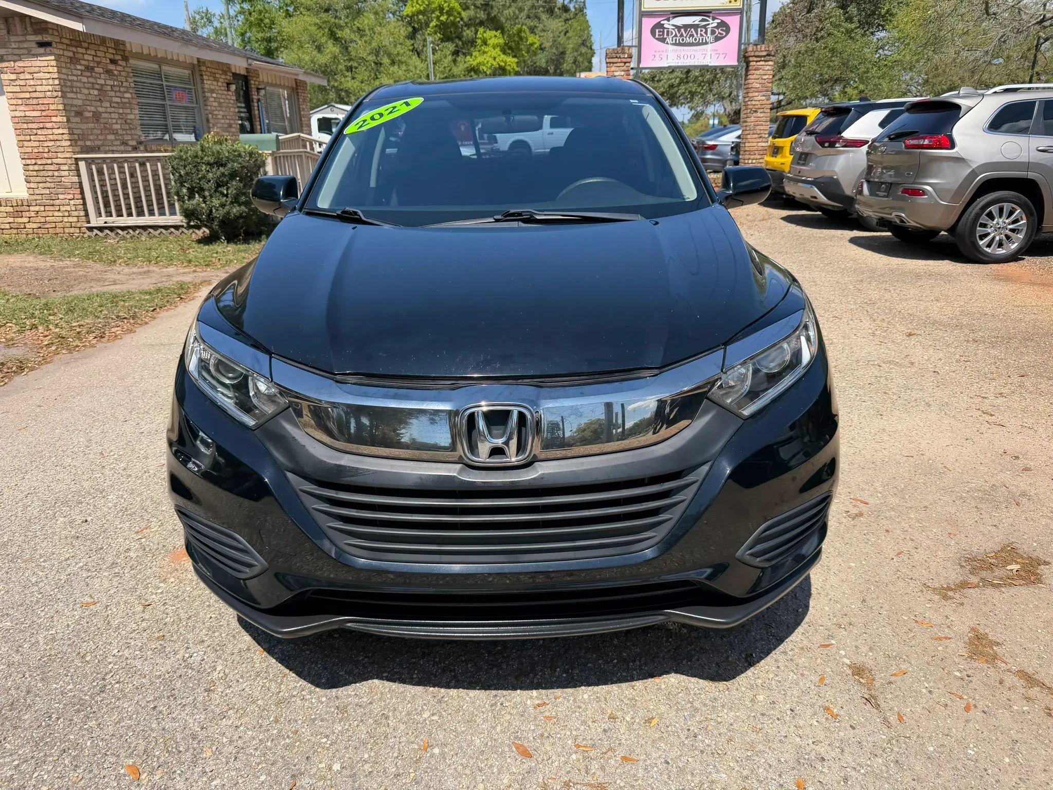 Used 2021 Honda HR-V LX image 2