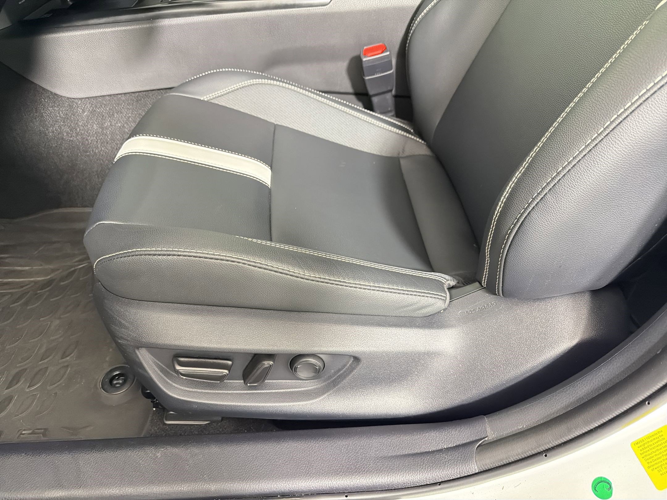 Used 2025 Toyota Camry SE w/ Multimedia Upgrade Package image 12