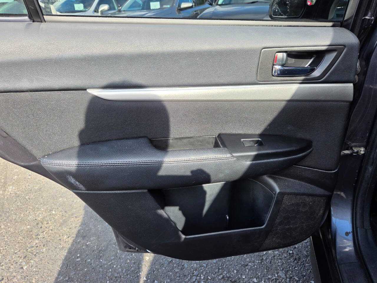Used 2010 Subaru Outback 2.5i Premium AWD/4WD image 26