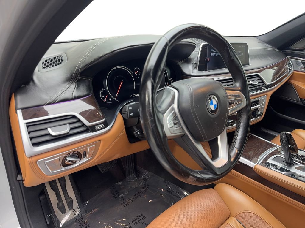 Used 2017 BMW 750i xDrive image 51