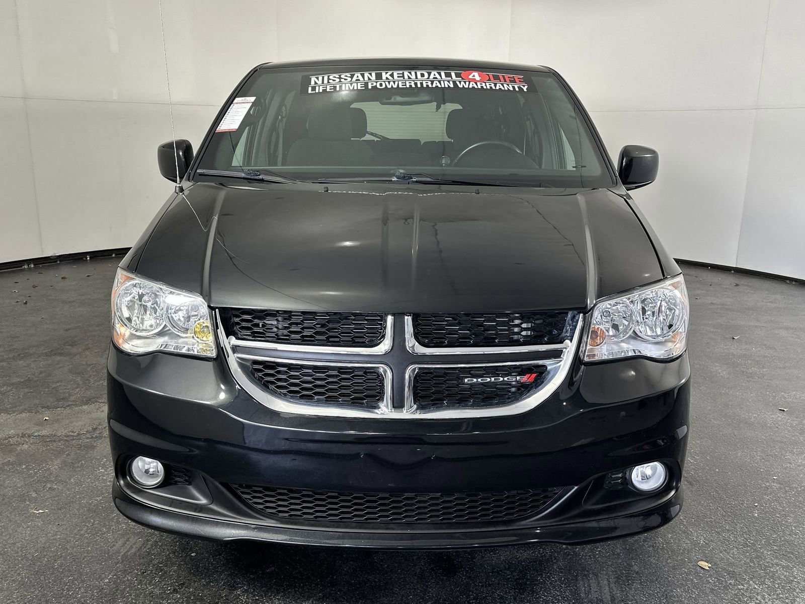 Used 2020 Dodge Grand Caravan SE image 4
