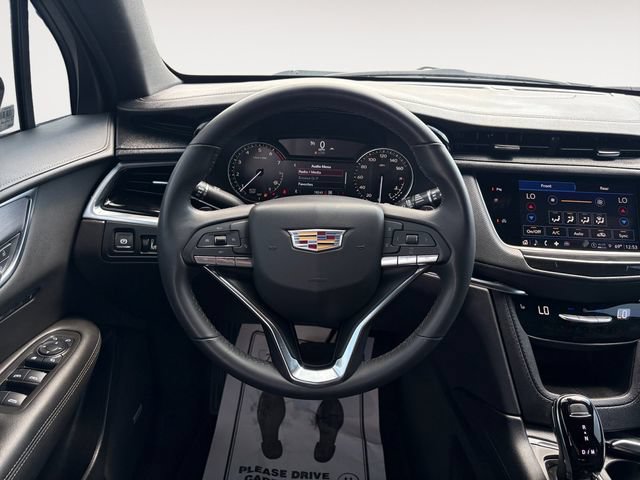 Certified 2025 Cadillac XT6 Luxury AWD/4WD image 12