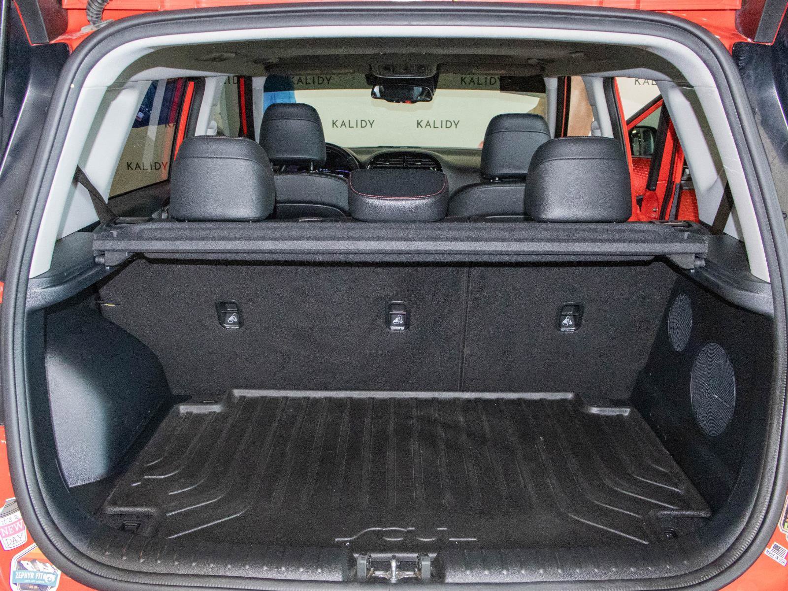 Used 2025 Kia Soul GT-Line w/ GT-Line Technology Package FWD image 25