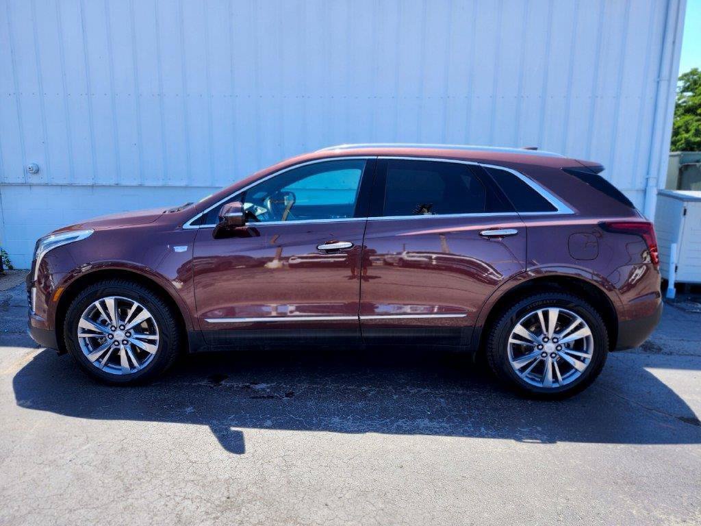 Used 2022 Cadillac XT5 Premium Luxury w/ Platinum Package AWD/4WD image 2