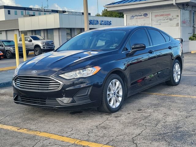 Used 2020 Ford Fusion SE image 2