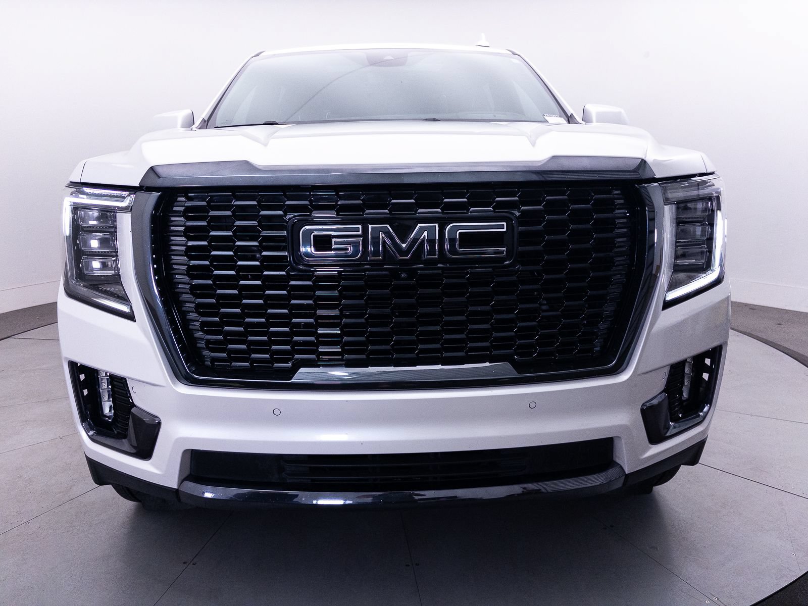 Used 2023 GMC Yukon XL Denali Ultimate AWD/4WD image 22