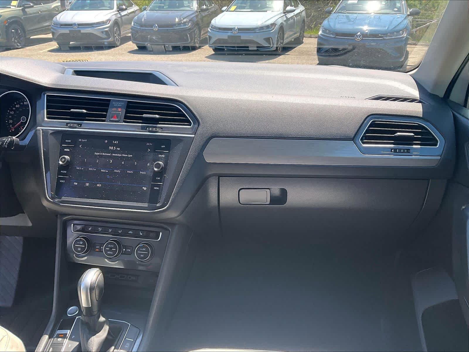 Used 2020 Volkswagen Tiguan SE AWD/4WD image 13
