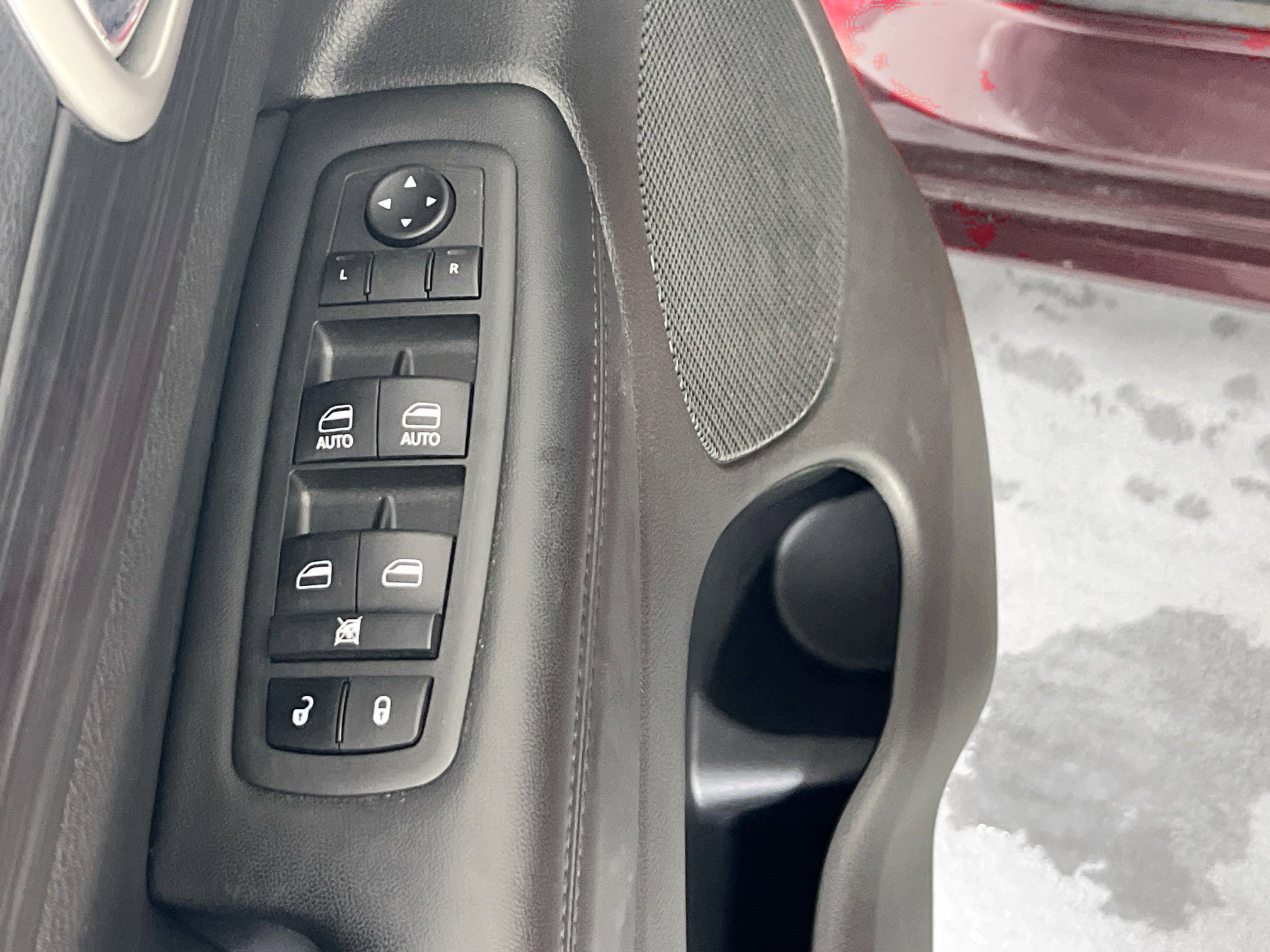 Used 2022 Jeep Grand Cherokee Laredo X image 18