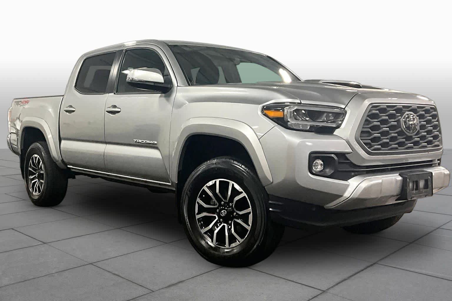 Used 2023 Toyota Tacoma TRD Sport w/ Technology Package AWD/4WD image 3
