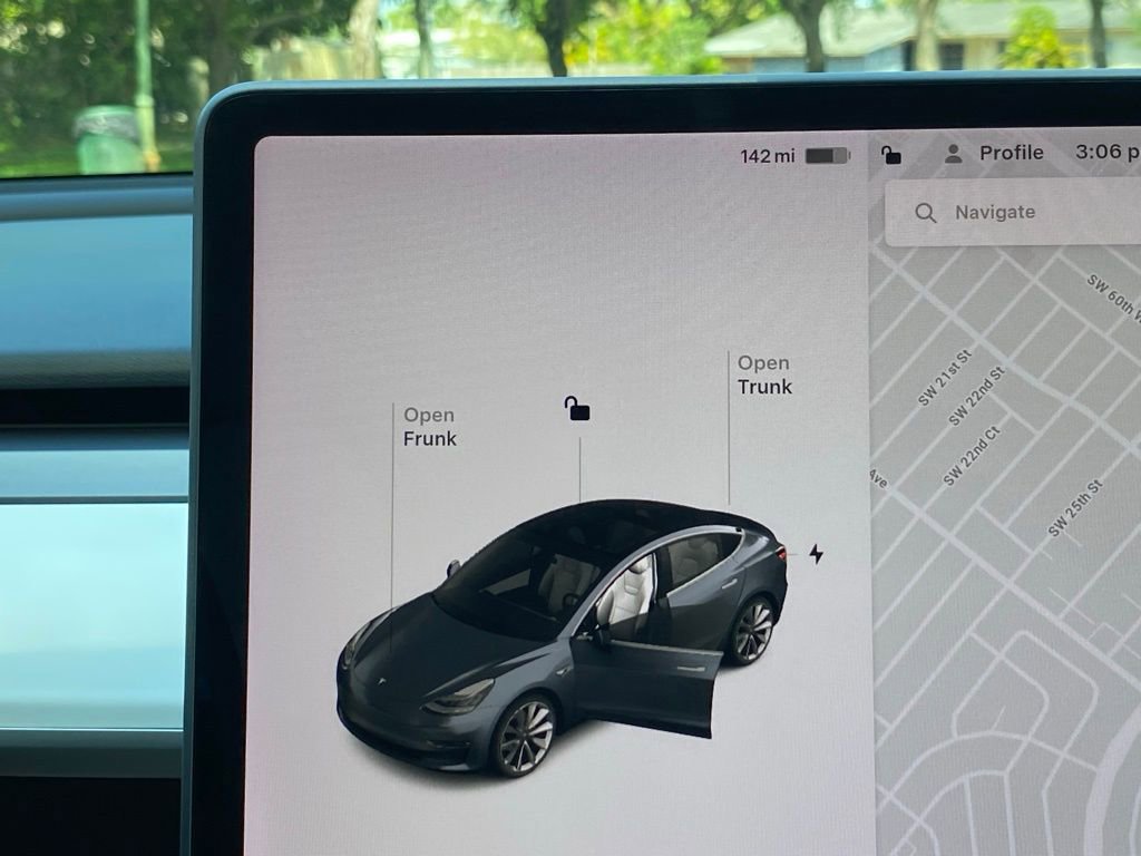 Used 2018 Tesla Model 3 Mid Range image 28