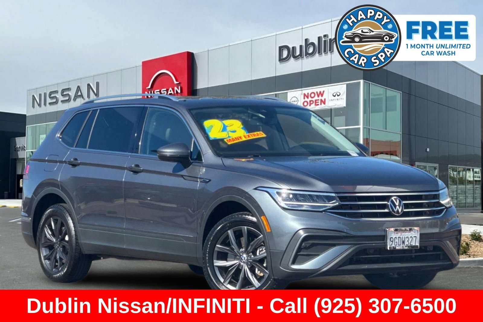 Used 2023 Volkswagen Tiguan SE w/ Panoramic Sunroof Package