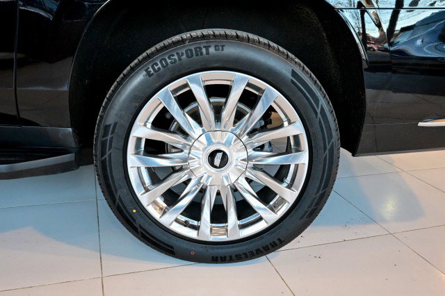 Used 2023 Cadillac Escalade ESV Premium Luxury image 50