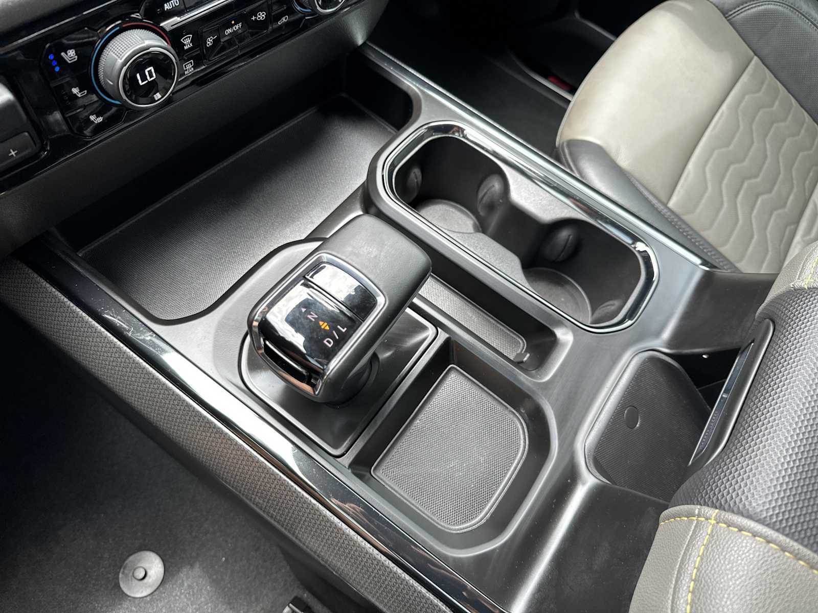 Used 2023 Chevrolet Silverado 1500 ZR2 w/ Technology Package AWD/4WD image 22