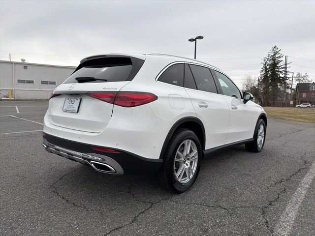 Used 2025 Mercedes-Benz GLC 300 4MATIC image 9