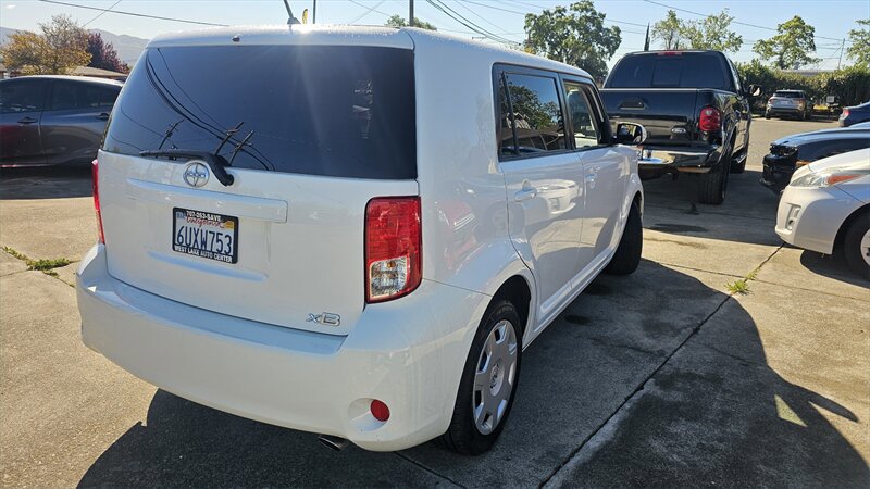 Used 2012 Scion xB image 3