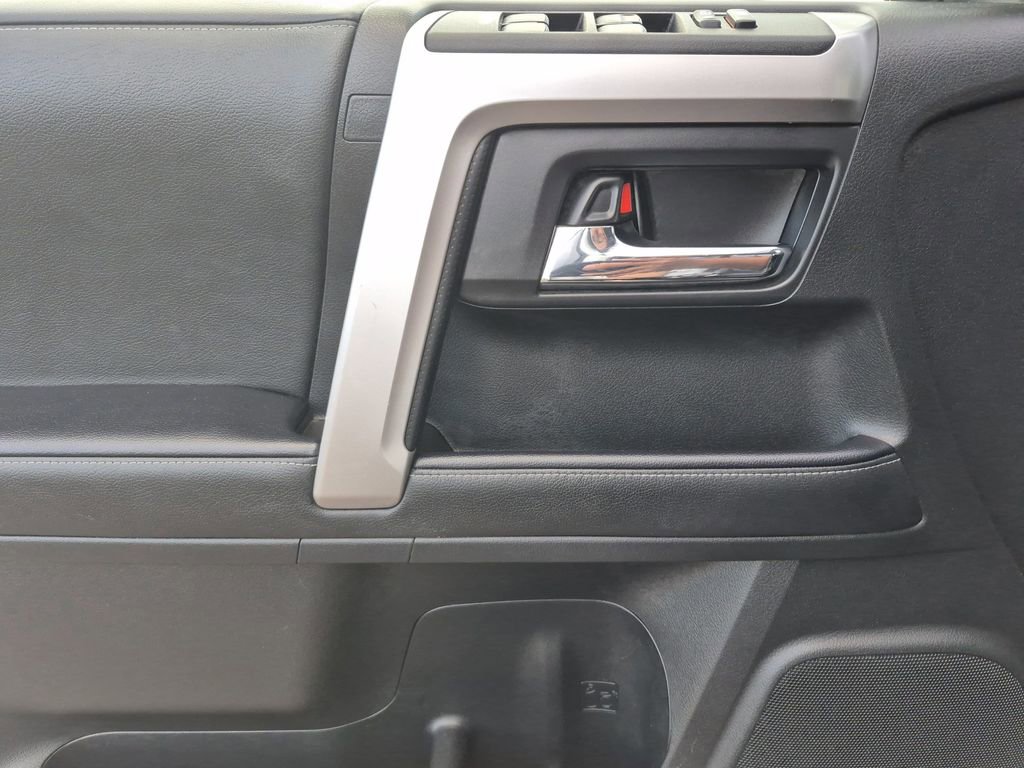 Used 2024 Toyota 4Runner SR5 image 6