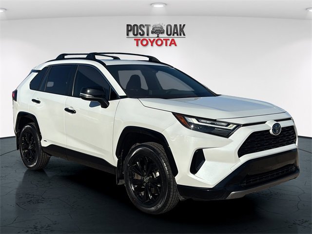 Used 2024 Toyota RAV4 SE w/ Convenience Package image 1