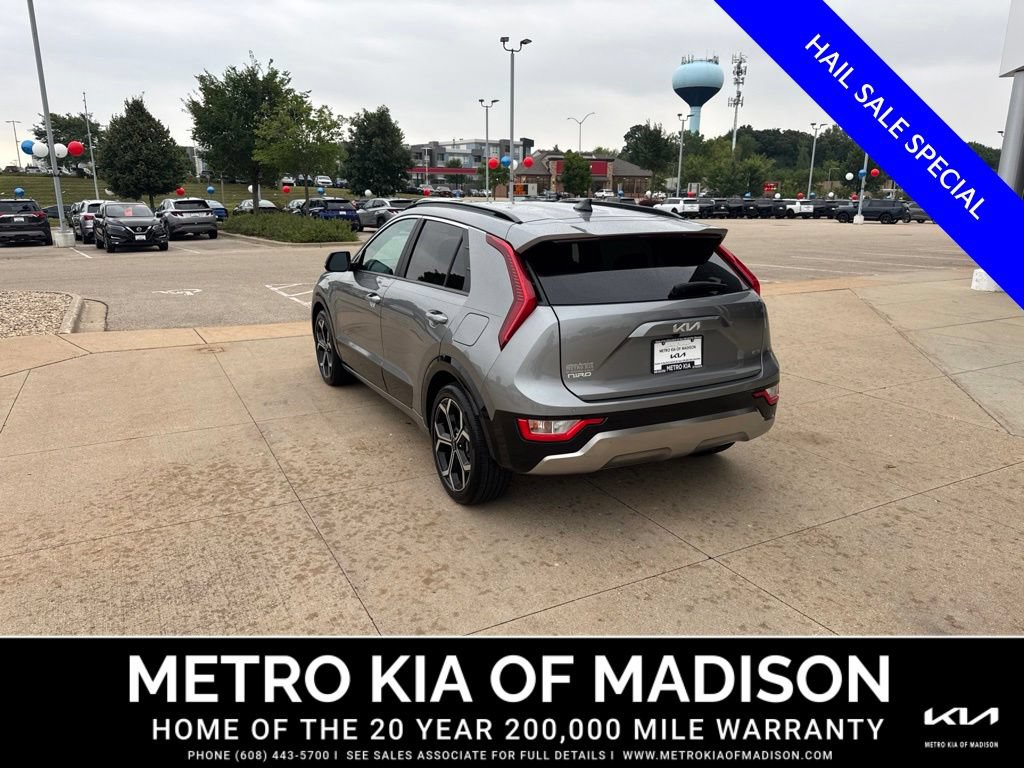 Used 2025 Kia Niro EX Touring FWD image 3