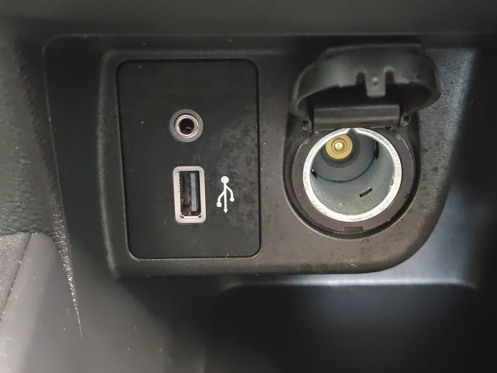 Used 2024 Nissan Versa S w/ S Plus Package FWD image 21