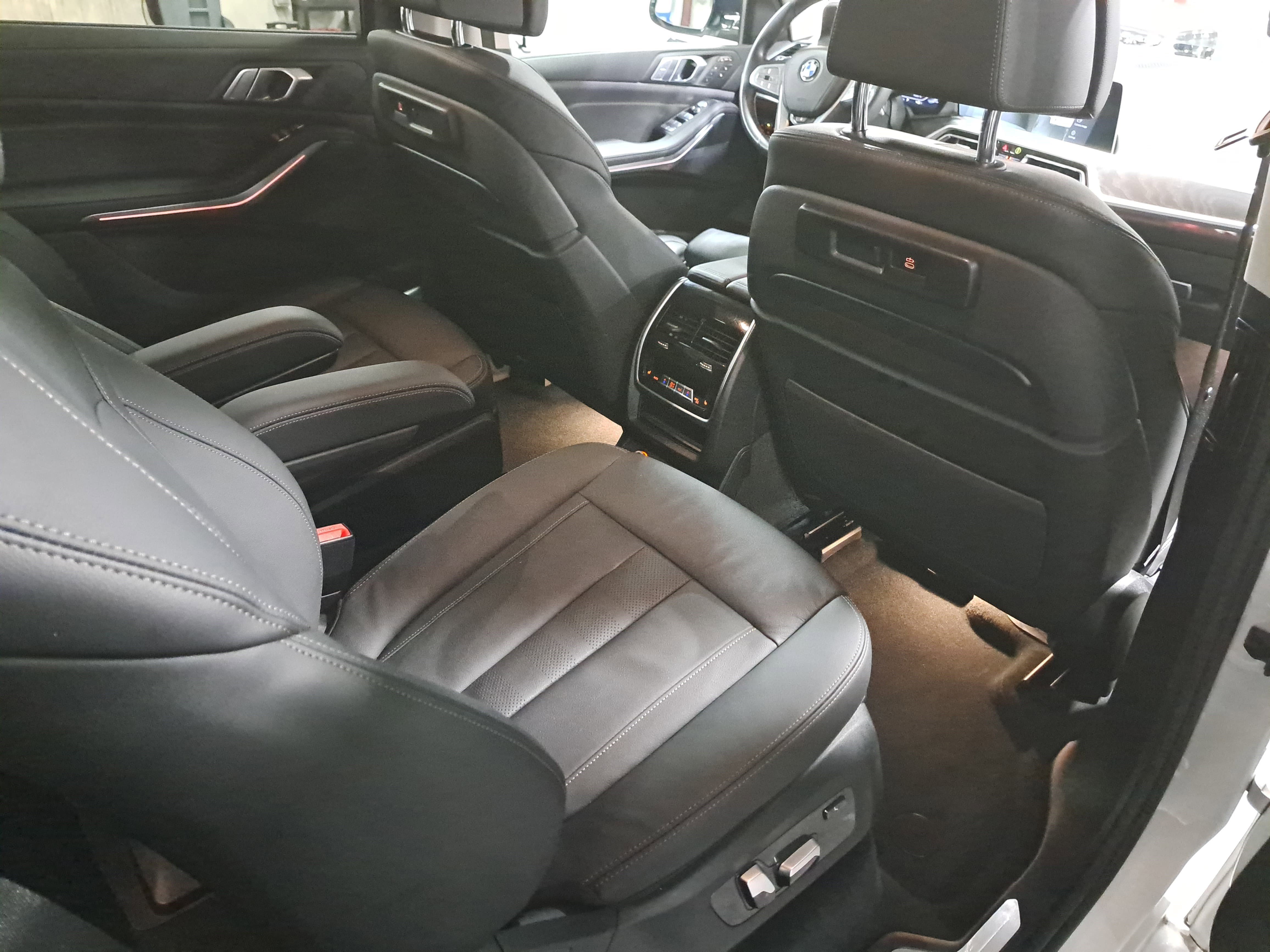 Used 2022 BMW X7 xDrive40i w/ Executive Package image 11