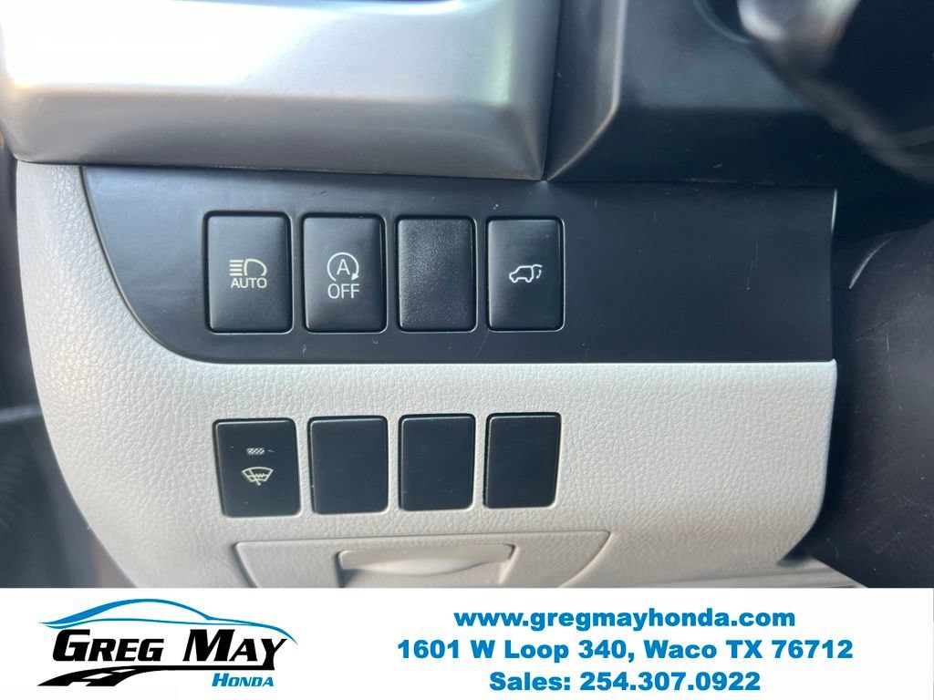 Used 2017 Toyota Highlander Plus FWD image 27