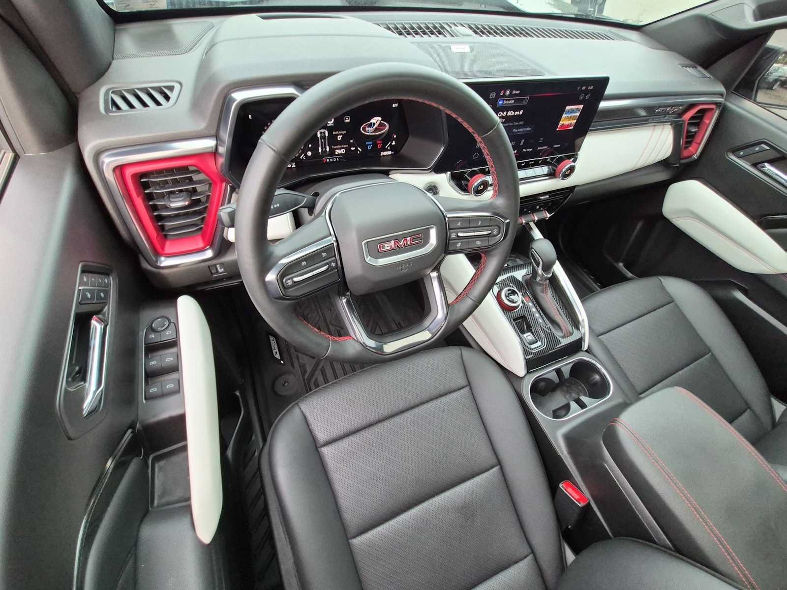 Used 2024 GMC Canyon AT4X AWD/4WD image 10