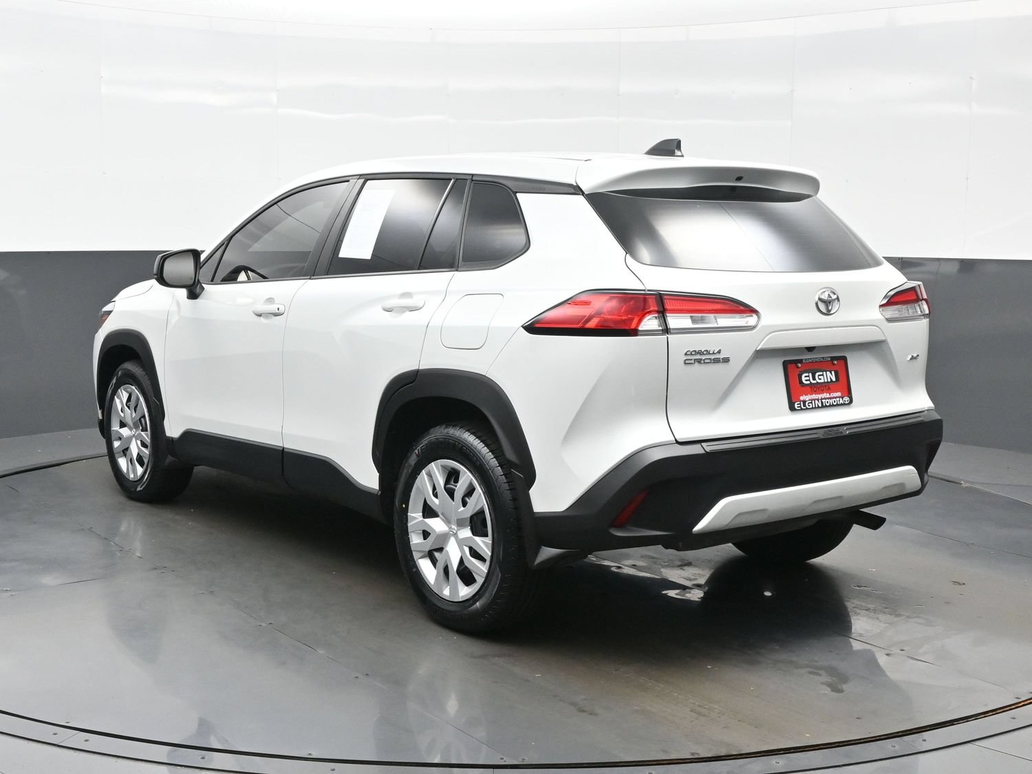 Used 2024 Toyota Corolla Cross L AWD/4WD image 4