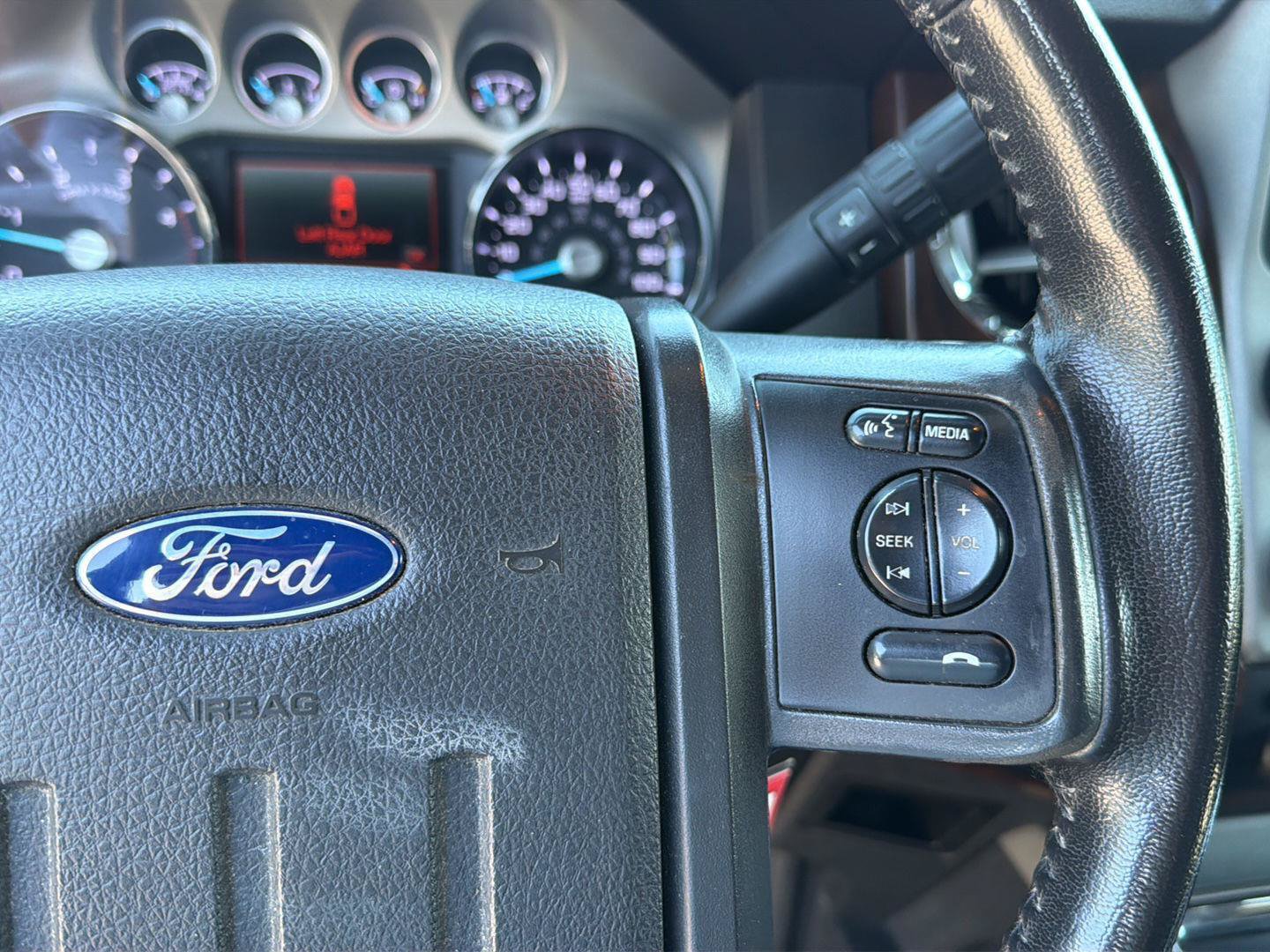Used 2015 Ford F250 Lariat w/ Lariat Interior Package AWD/4WD image 21