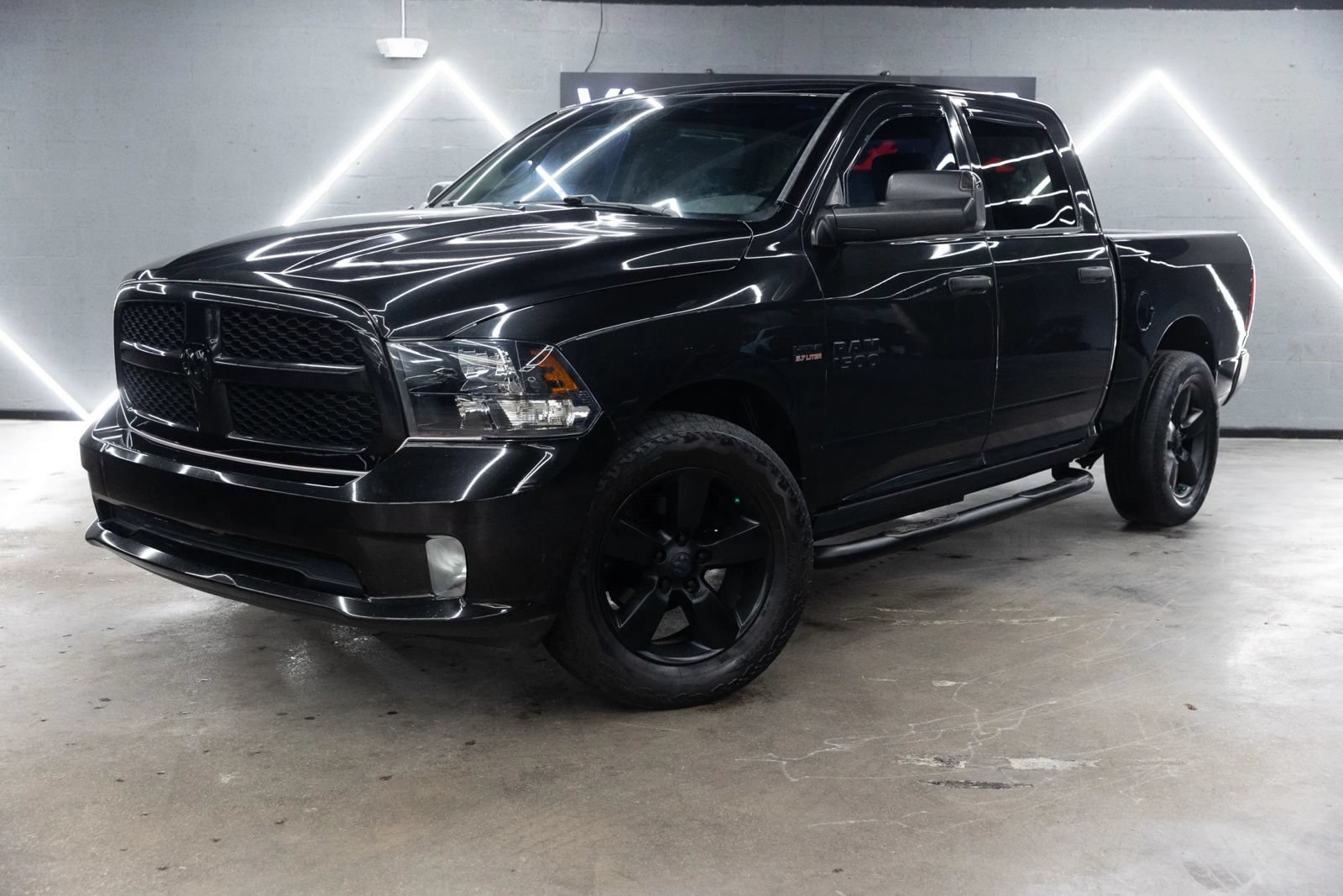 Used 2017 RAM 1500 Express w/ Express Value Package RWD image 1