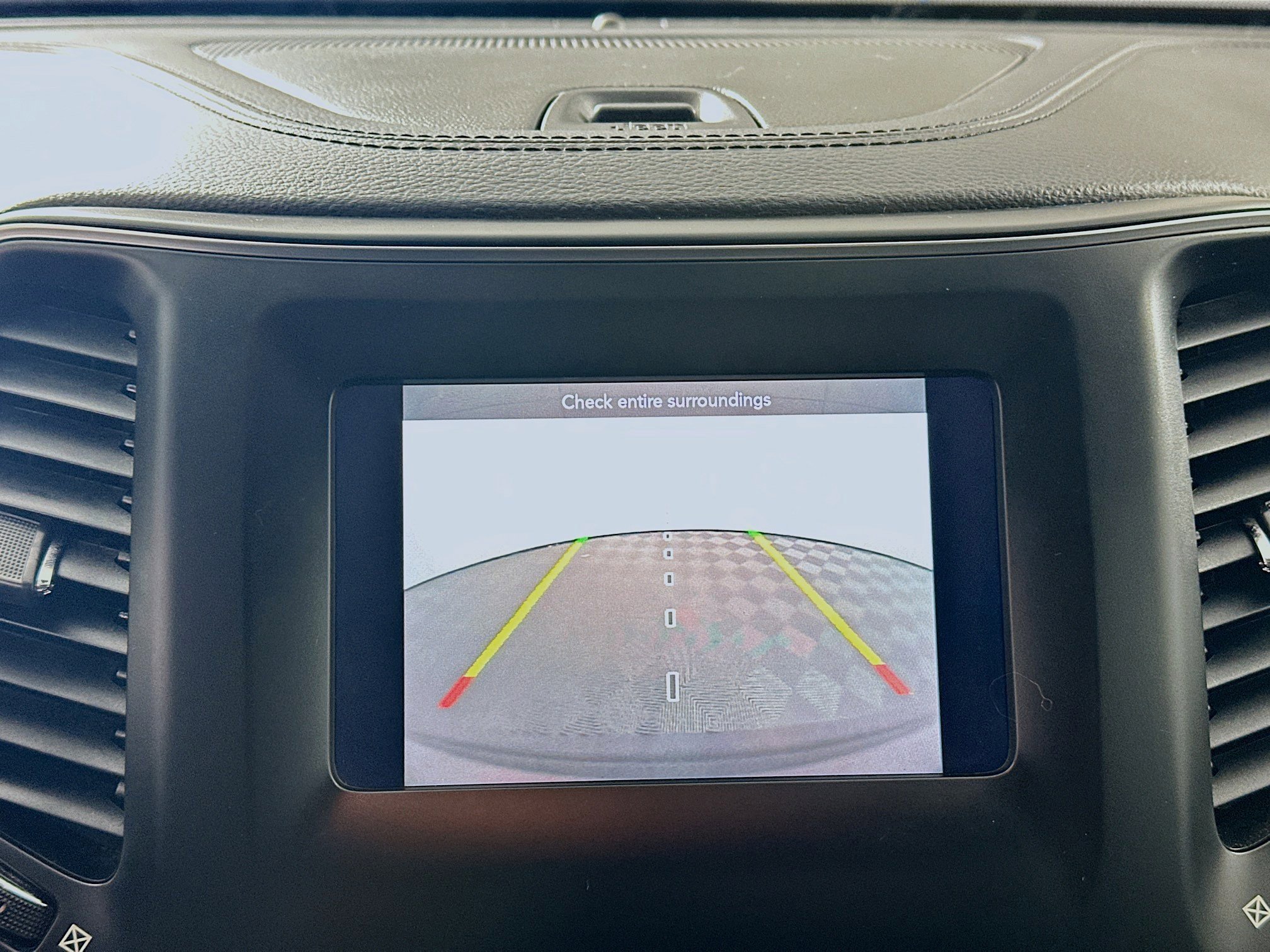 Used 2019 Jeep Cherokee Latitude Plus w/ Comfort/Convenience Group image 21