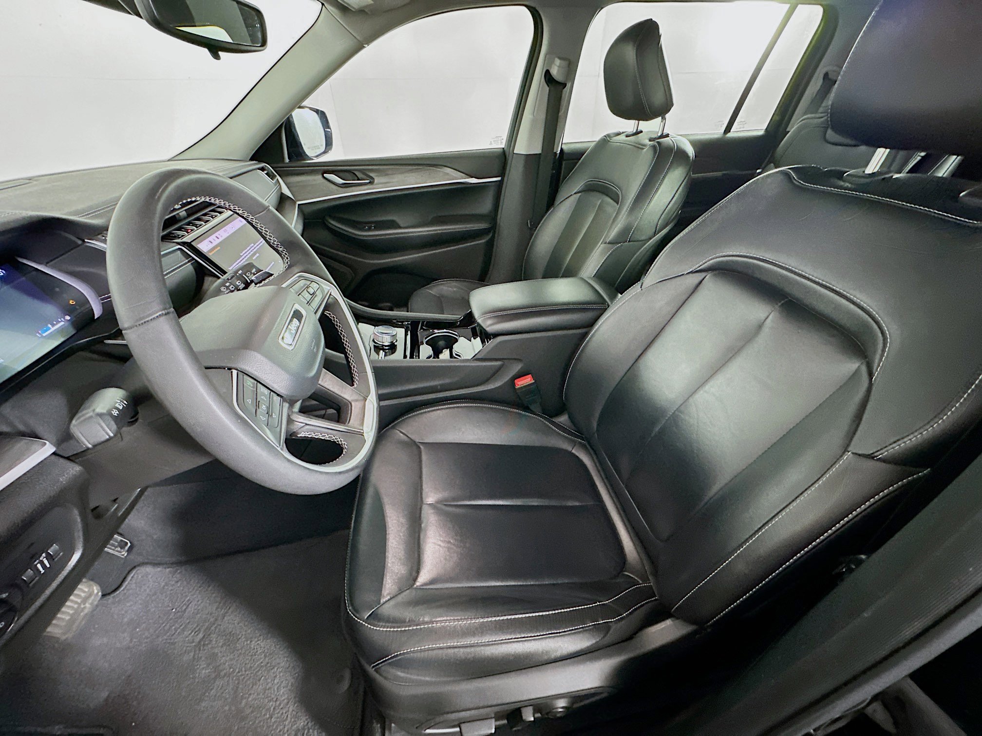 Used 2023 Jeep Grand Cherokee L Limited image 13