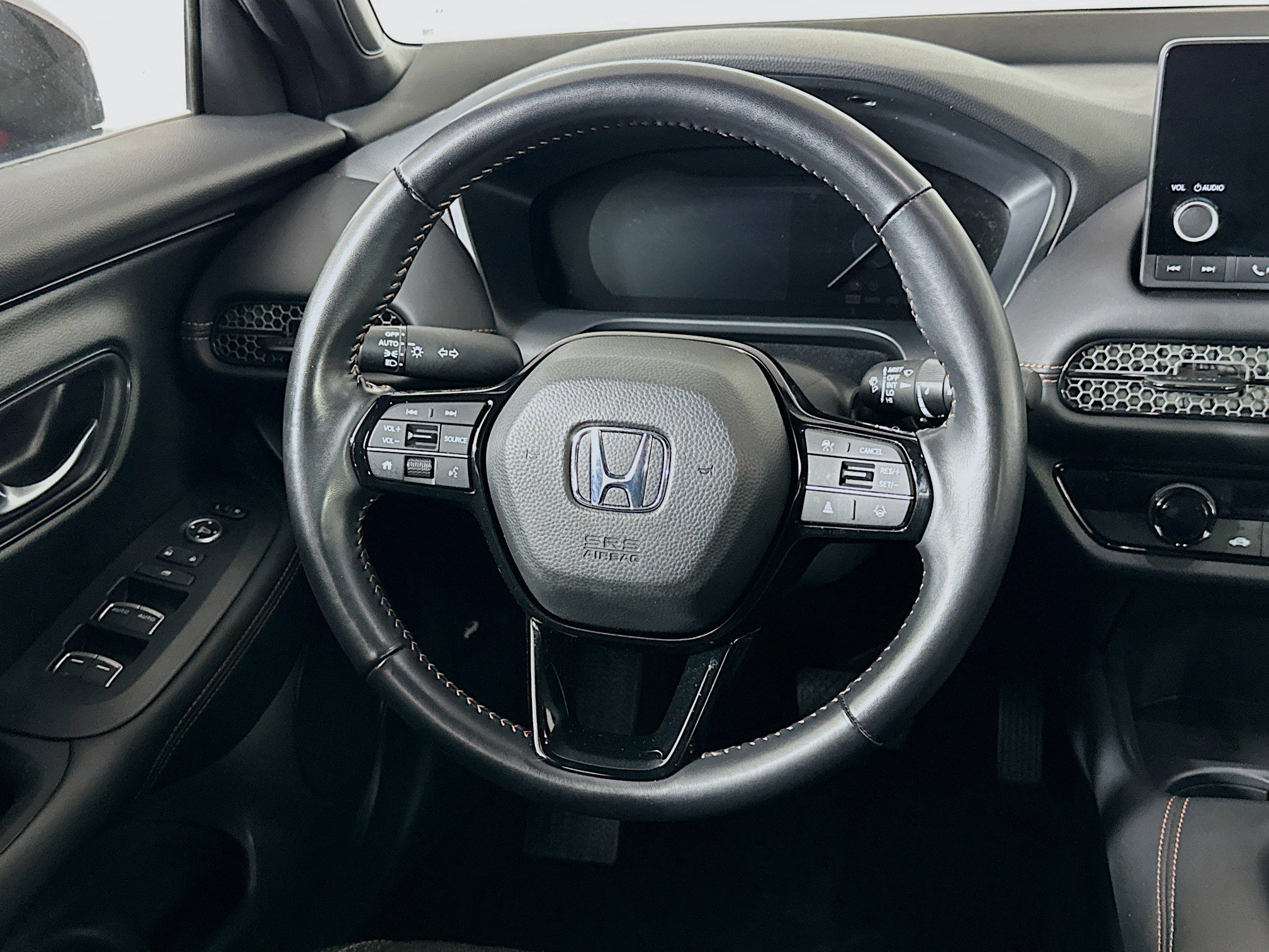 Used 2025 Honda HR-V Sport image 18