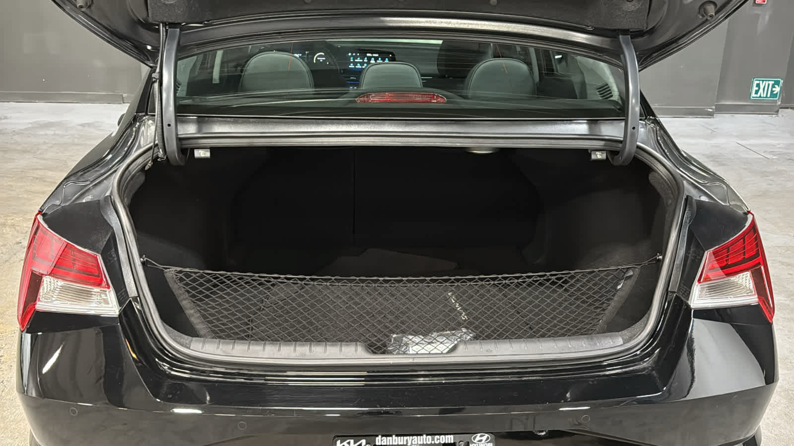 Used 2023 Hyundai Elantra Limited w/ Cargo Package FWD image 25