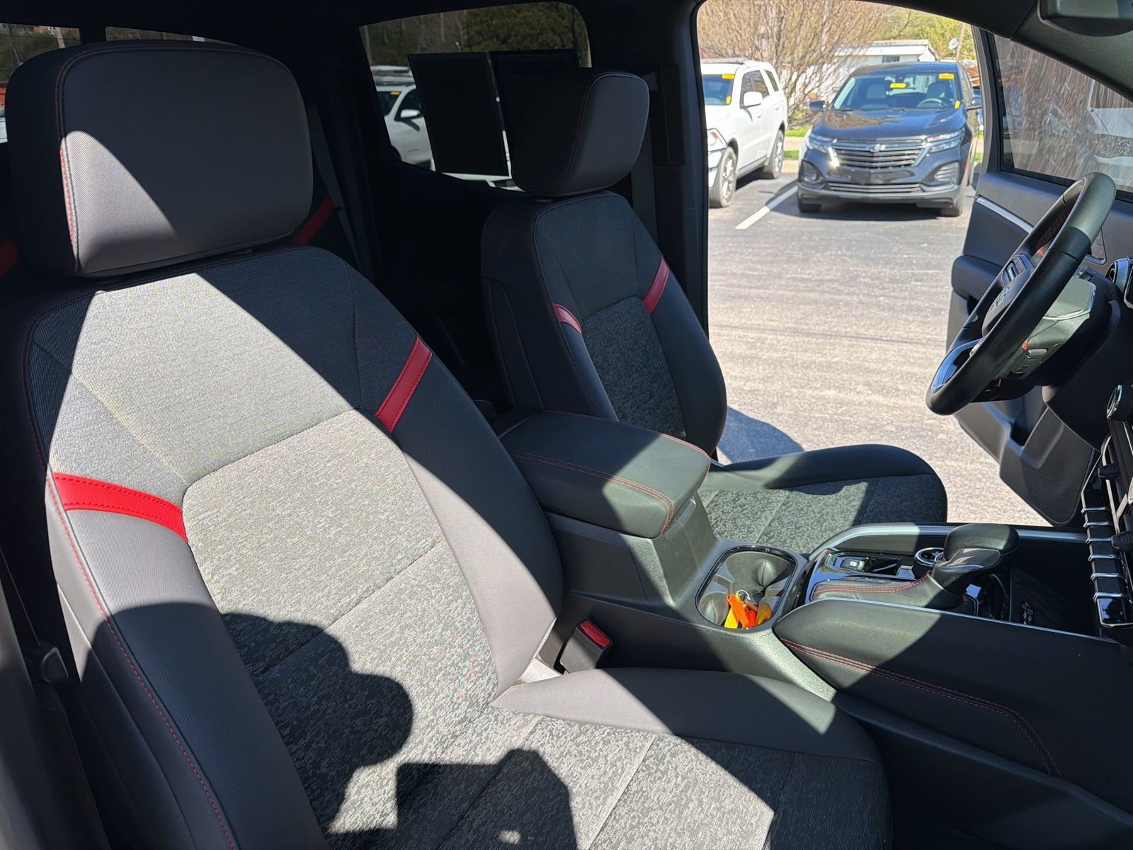 Used 2024 Chevrolet Colorado Z71 w/ LPO, Dark Essentials Package image 27