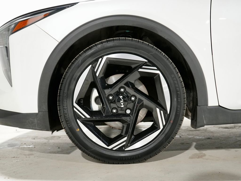 Used 2025 Kia K4 EX image 29