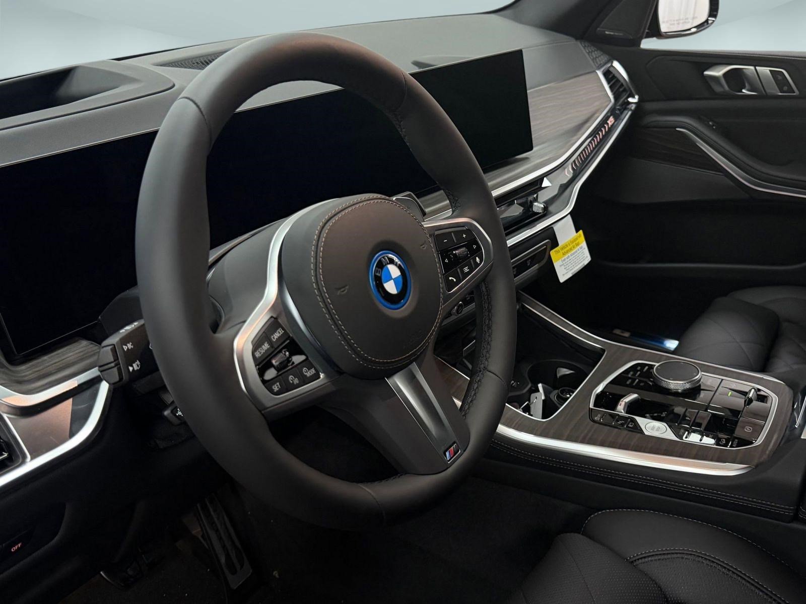 New 2026 BMW X5 xDrive50e image 4