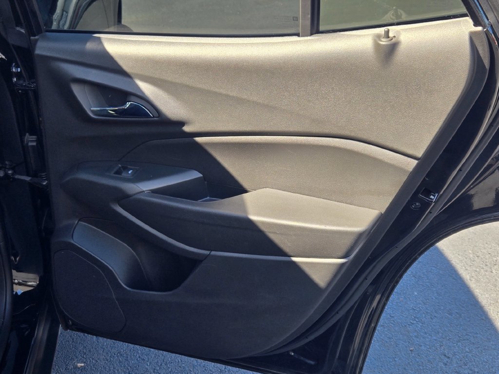 Used 2025 Chevrolet Trax LT FWD image 13