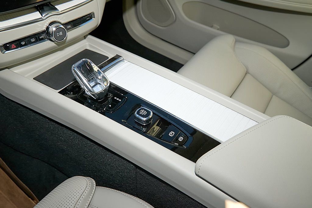 New 2026 Volvo XC60 T8 Ultra w/ Protection Package Premier image 15