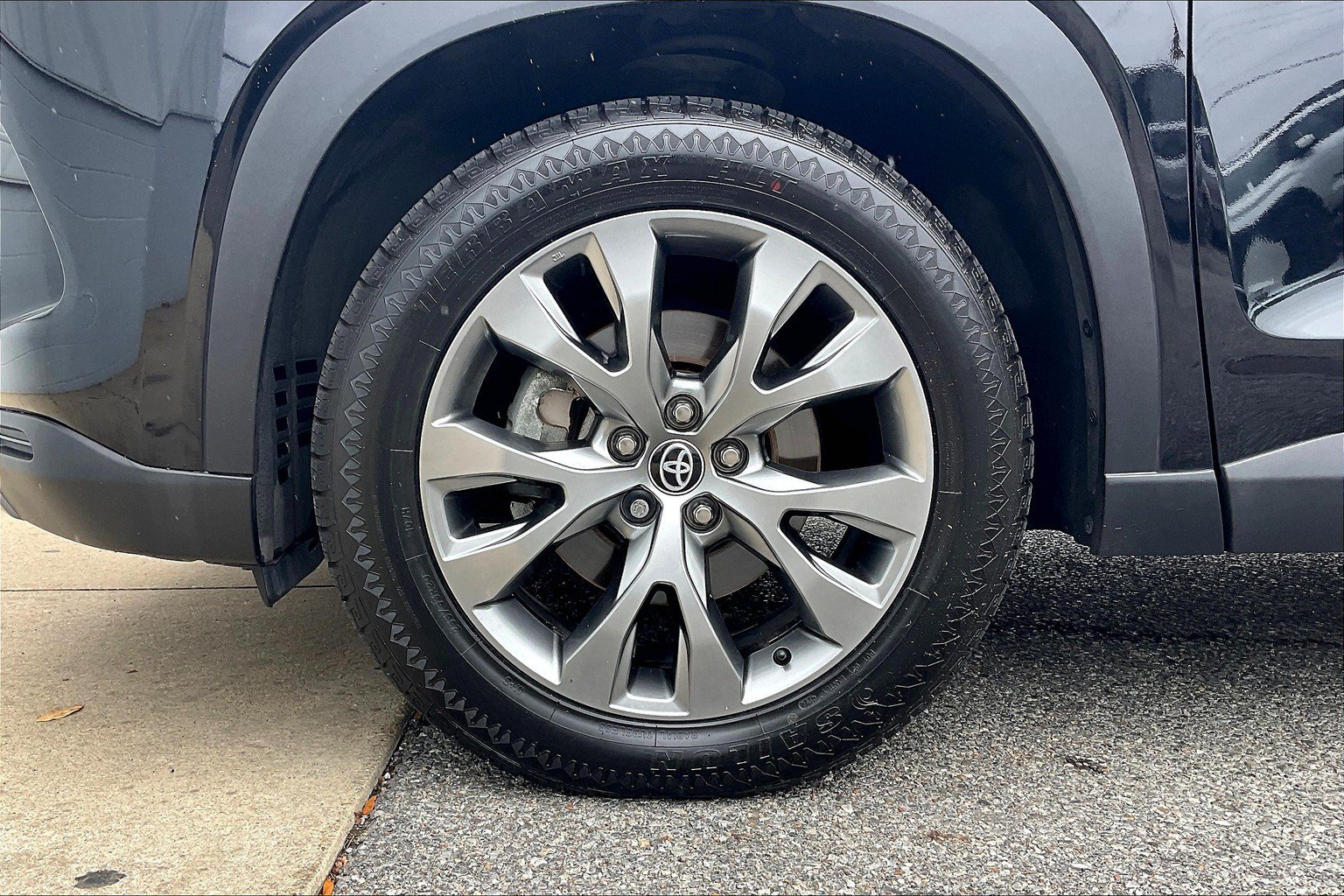 Used 2024 Toyota Grand Highlander AWD image 11