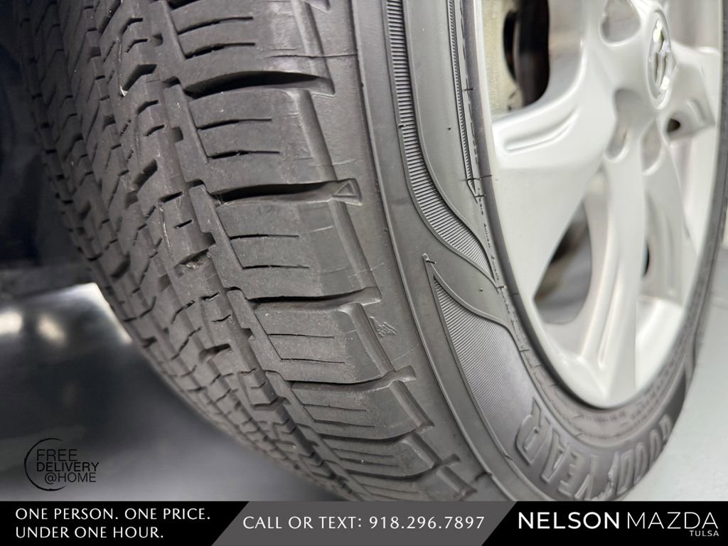 Used 2011 MAZDA MAZDA3 i Touring FWD image 10